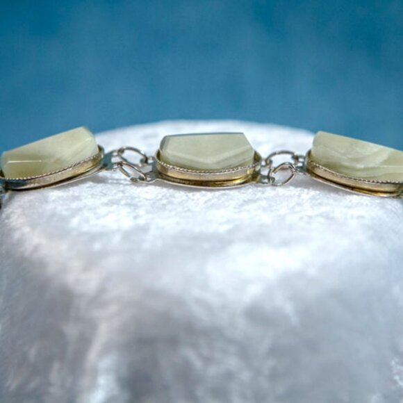 VINTAGE Green ONYX Faceted Marble Cabochon Bracelet - Picture 2 of 6